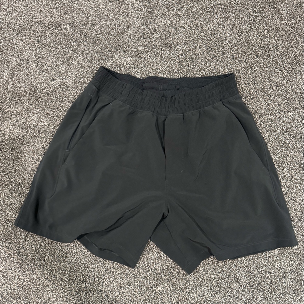 Lululemon Graphite Grey Pacebreaker Linerless 5" Shorts - Small